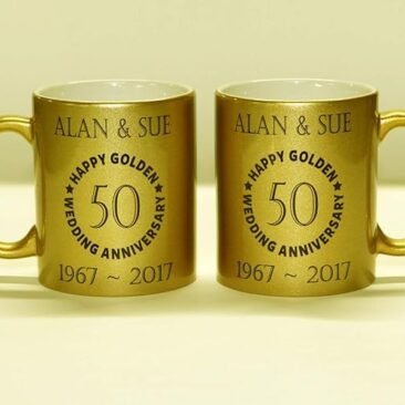 Personalised Golden Mugs with a glossy finish, customizable with names, messages, or logos – Corps Gift